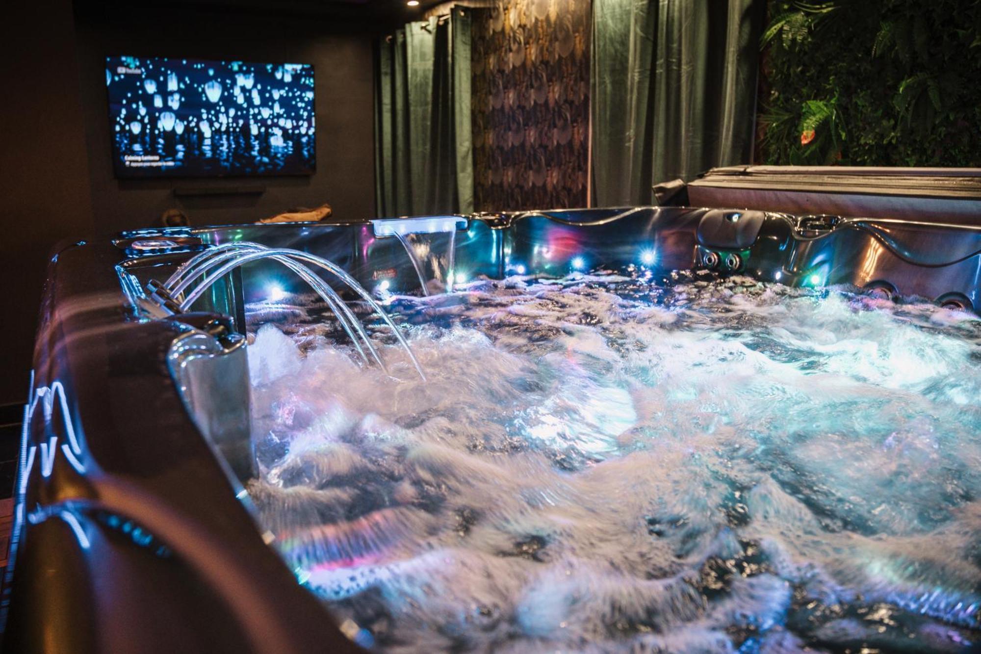 L Escale Jacuzzi Et Sauna Évreux Eksteriør billede